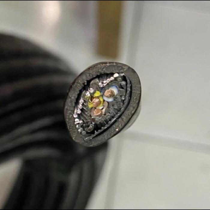 Kabel NYFGBY 3x2.5 mm merk SUPREME METAL KABELINDO