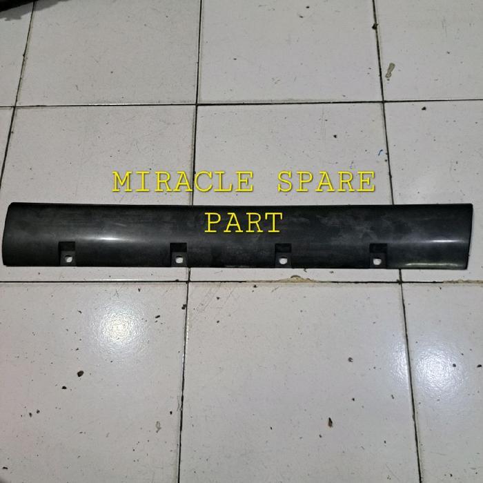 Extension Fender Pintu Tengah Bawah Isuzu Panther Touring - KANAN SPAREPARTS MOBIL