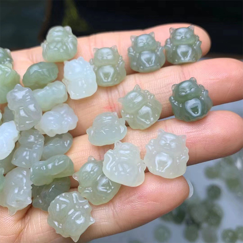 Bahan Qinghai giok Hetian alami, liontin rubah ekor sembilan baru, sekitar 13,6 * 13 * 7,8mm