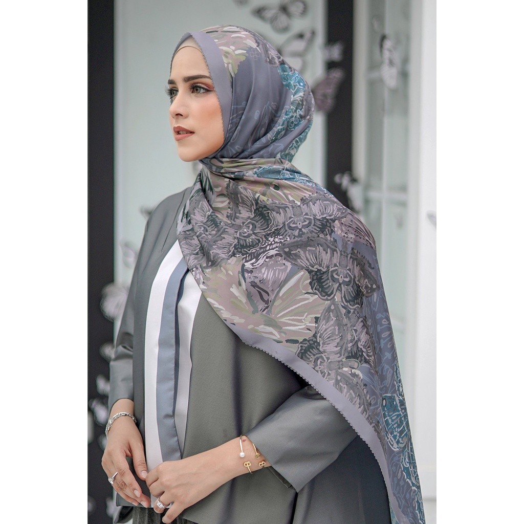 Buttonscarves The Farsha Satin Shawl - Stone