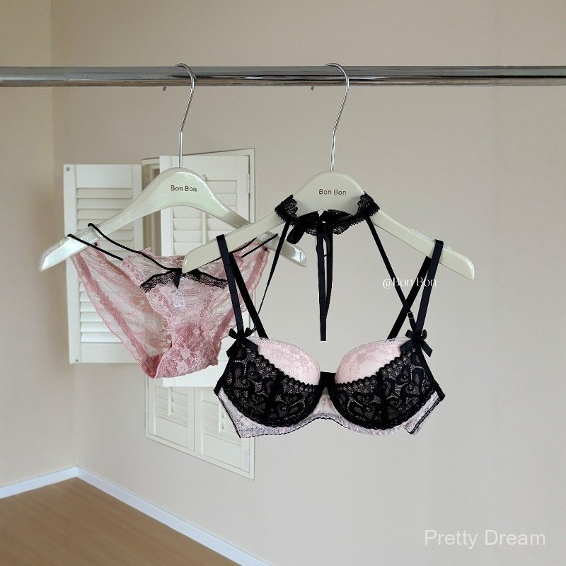 [Pretty Dream]Set bra push-up seksi dan memikat dengan leher halter berenda.
