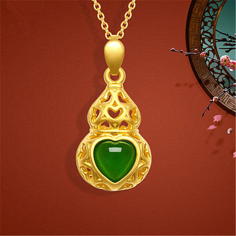 Kalung baru yang dihiasi dengan batu giok Hetian, liontin berbentuk hati berbentuk labu antik.