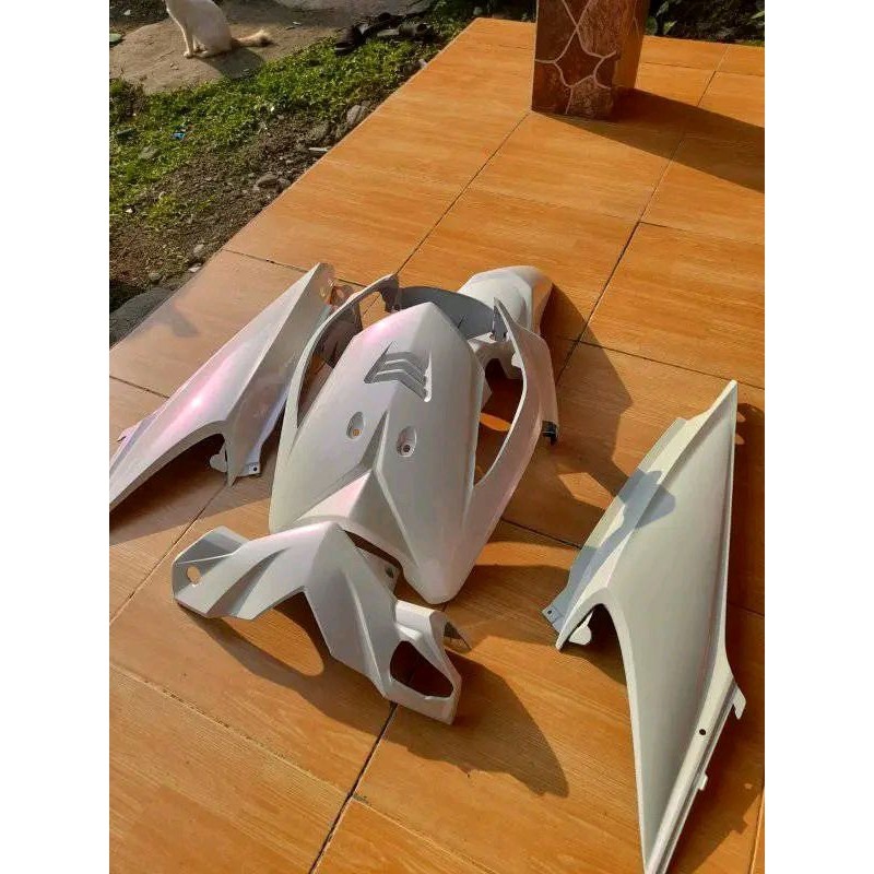 Cover Full Body Halus Honda Beat Karbu Warna Putih Lembayung Ungu/full set body halus beat karbu put