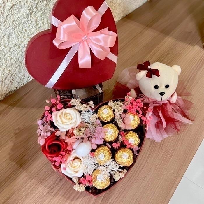 Gift Coklat Valentine Box Love Valentine Gift Love 7 pcs Chocolate Ferrero - Dengan box