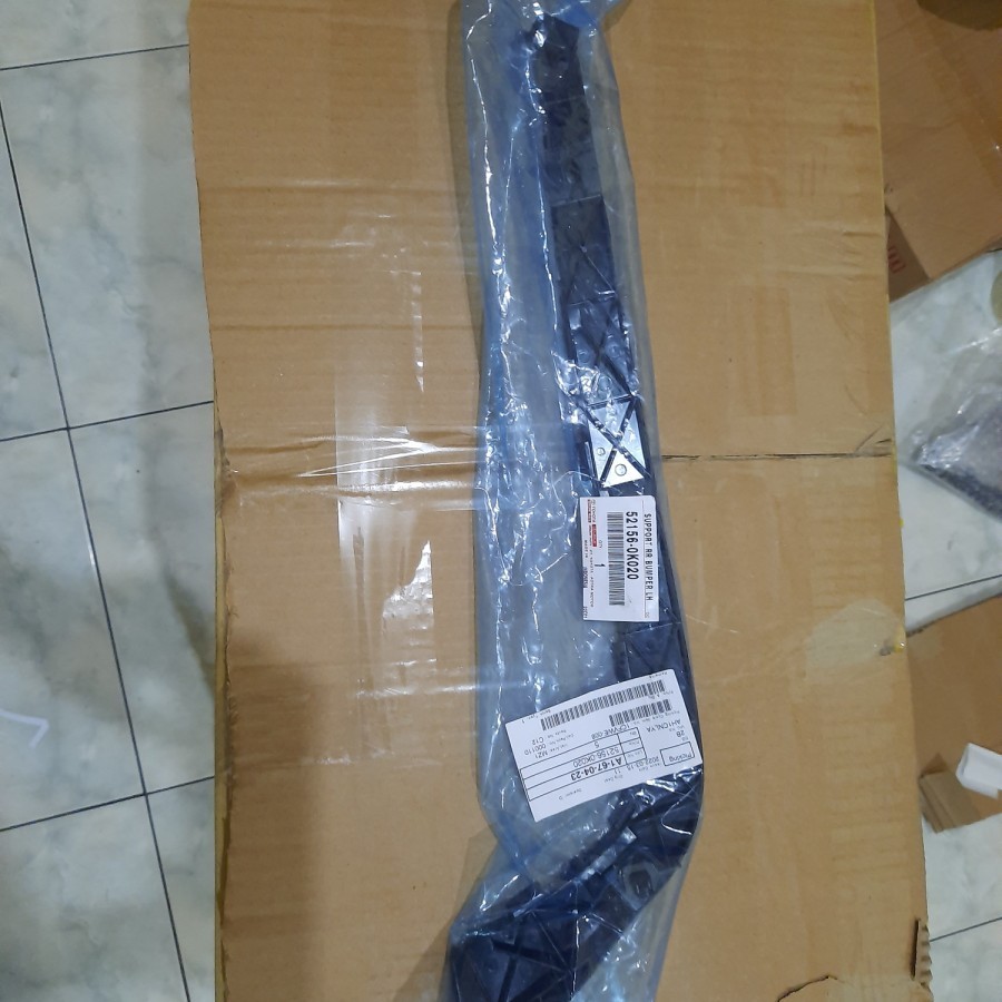 bracket bumper belakang innova 2004 2005 2006 2007 2008 2009 2010 ori - kanan