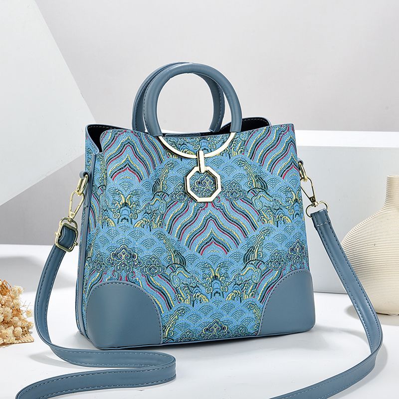 French original fashion light luxury 2025 berkapasitas besar tas messenger baru tas wanita tas bahu 