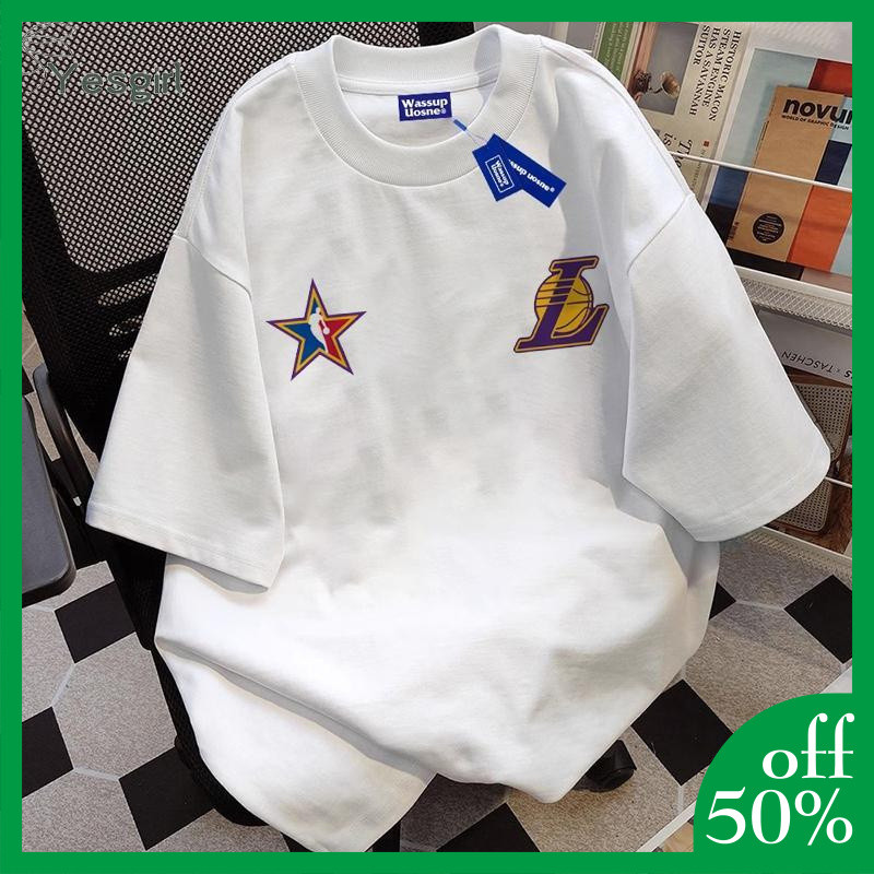 Baju Kaos Unisex Couple, Logo Mewah dalam Desain, Gaya Fashion OOTD Hits Pacar, Baju Viral dan Nyama