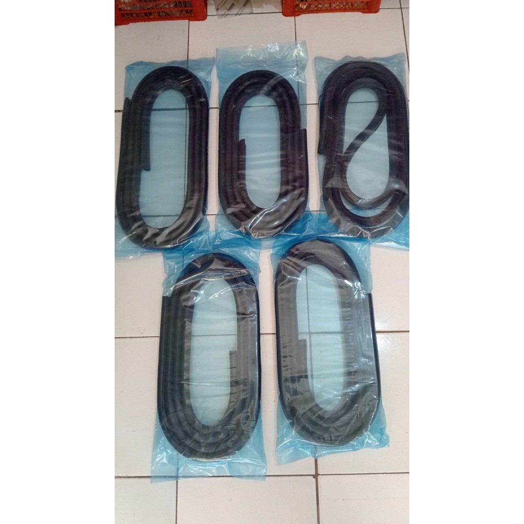 KARET BALON PEREDAM PINTU MOBIL AVANZA XENIA  2012 - 2020