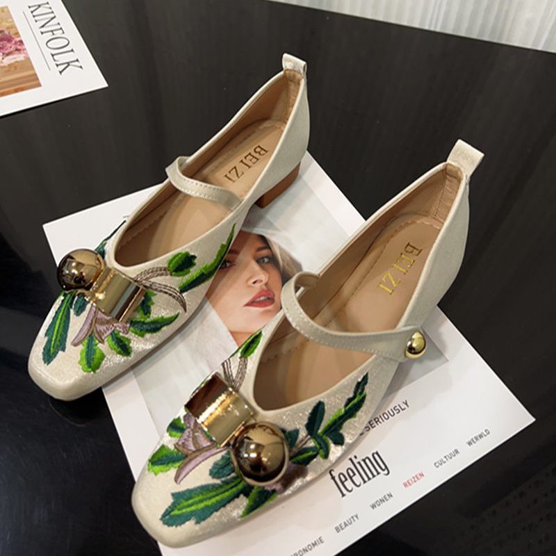 [Tayunji]Sepatu flat retro hak rendah model baru warna polos bordir dengan satu gesper