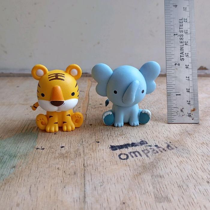 2 pcs figure hewan kartun gajah dan harimau GG99