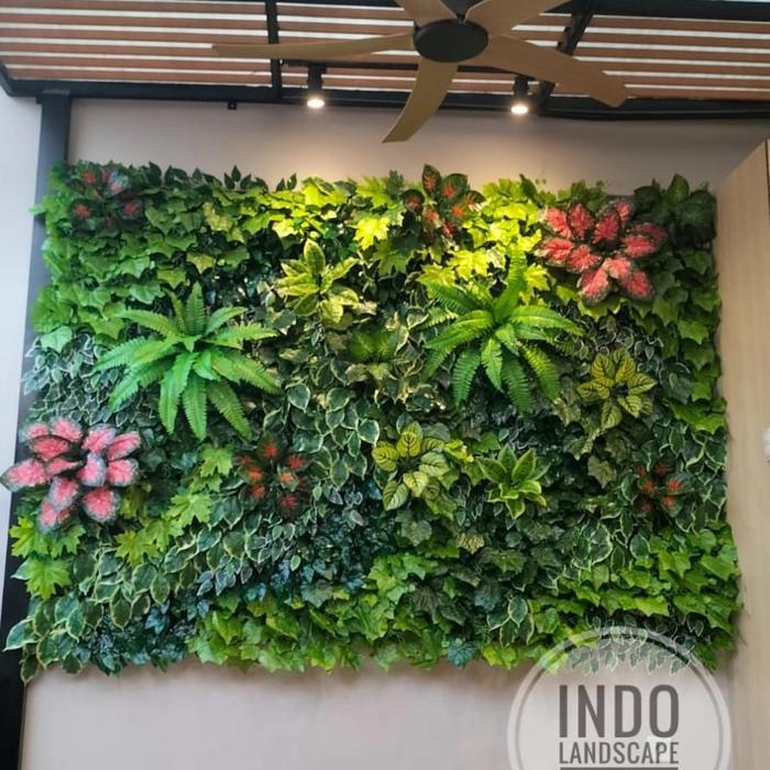 VERTICAL GARDEN SINTETIS DEKORASI DAUN PLASTIK UNTUK OUTDOOR INDOOR Tanaman - tanaman hiasan