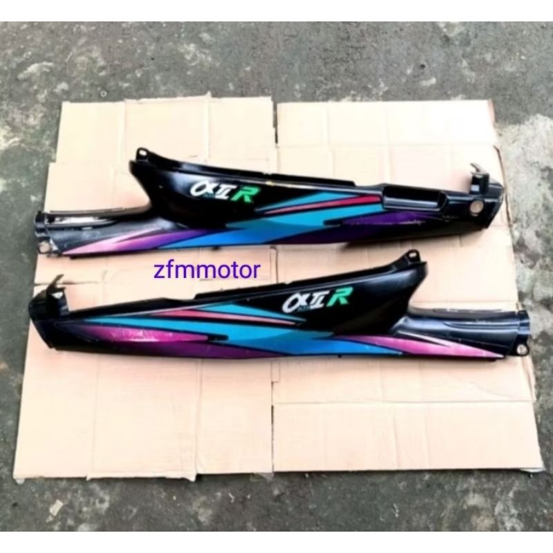 Cover body samping kanan kiri plus striping Yamaha Alfa alfa