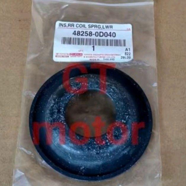 48258-0D040 KARET TATAKAN PER KEONG BELAKANG BAWAH VIOS GEN 1 2003 2004 2005 2006 ORIGINAL - 48258-0