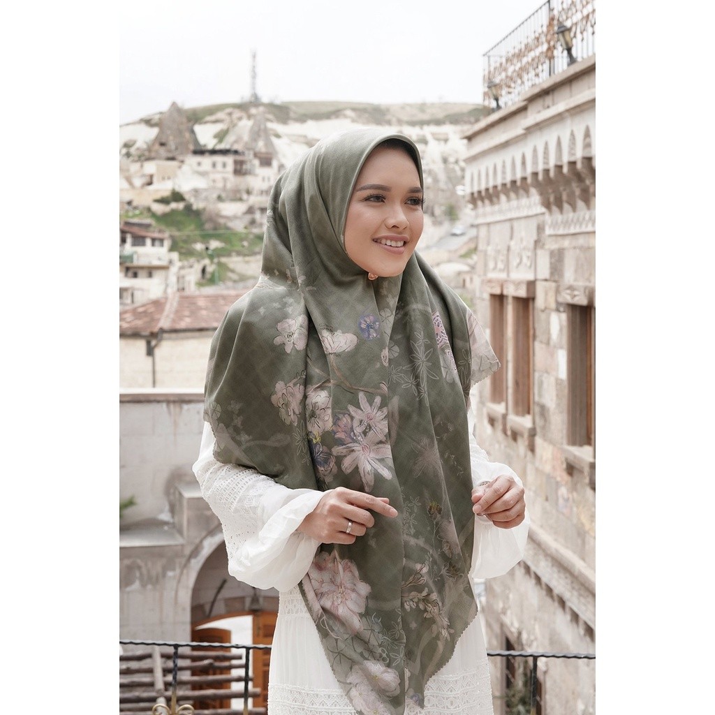 Buttonscarves SOFYA XL SQUARE OREGANO VOAL