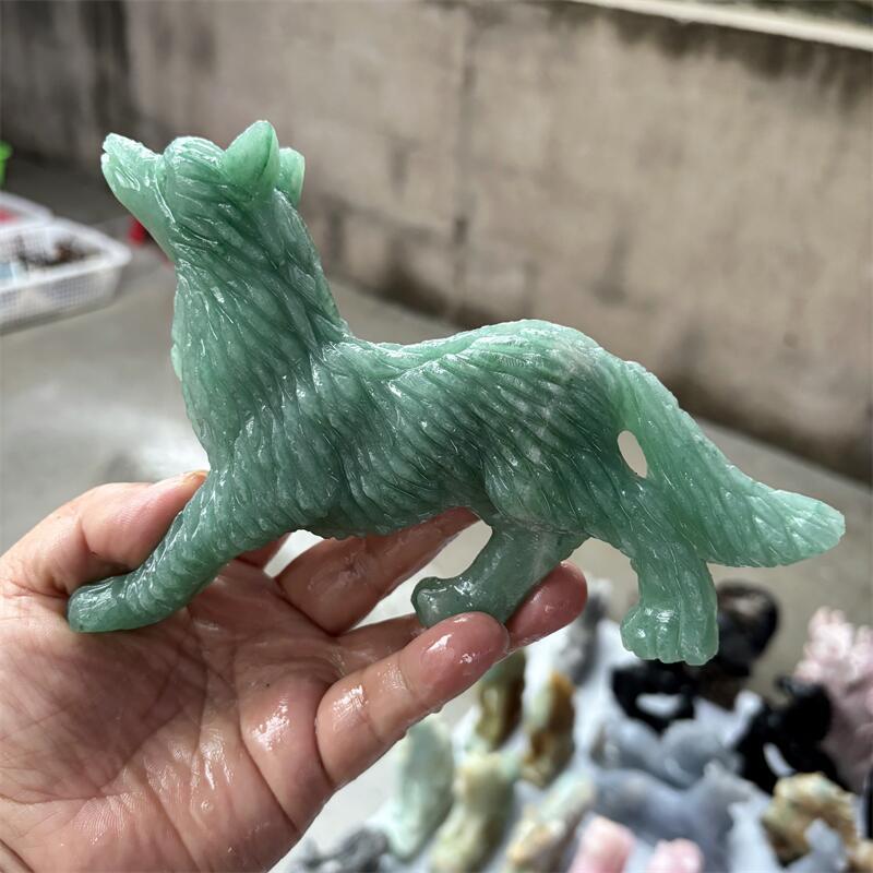 Natural ite Wolf Carving Polished Quartz Animal Healing Stones Gems For Home Decorations Gift 1PCS