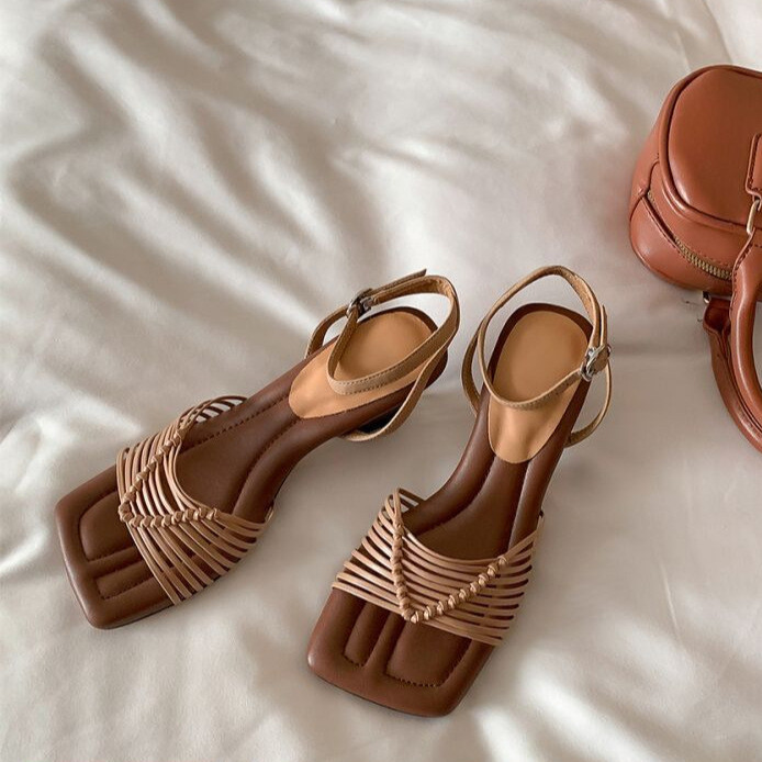 Sendal hak tinggi ujung persegi baru untuk wanita, tali tipis berongga, sandal musim panas mode