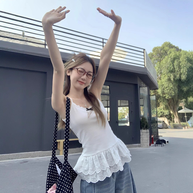 Tanktop Wanita Baru Tali Bahu Pita Renda Bawah Musim Panas Semi Slim Fit Manis Dalam Luar Kekinian
