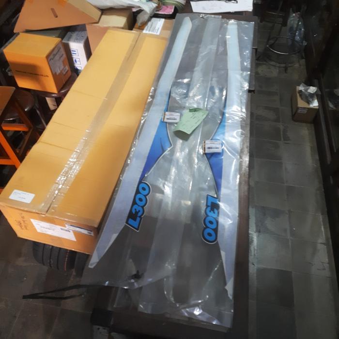 stiker sticker bak samping mitsubishi l300 ori asli quality