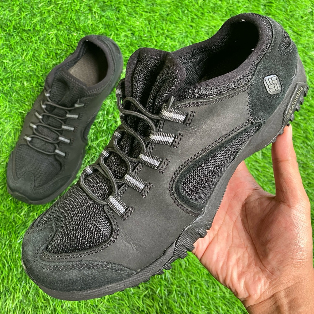 Sepatu Gunung Columbia Low Outdoors Black Mesh Leather shoes ukuran 41 Tangan Ke-2