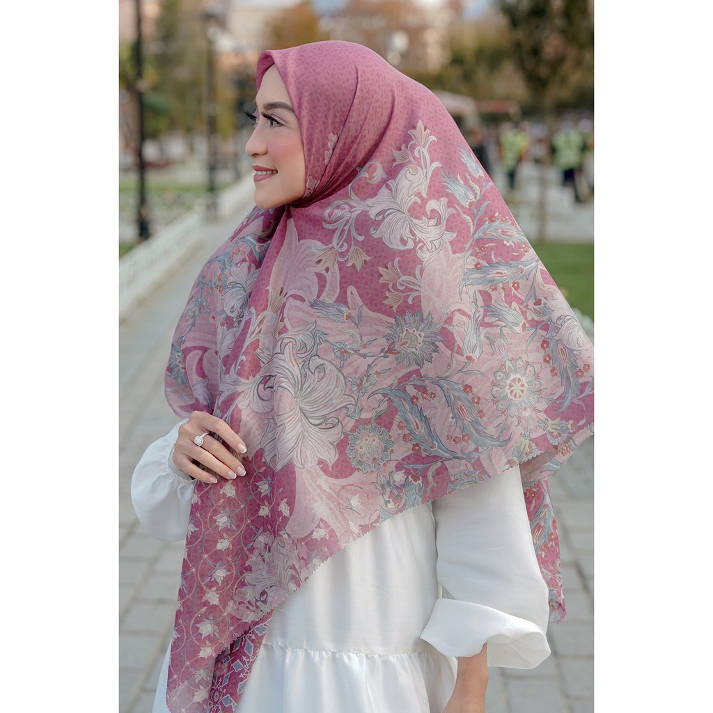 Buttonscarves The Topkapi Voal Square XL - Raspberry