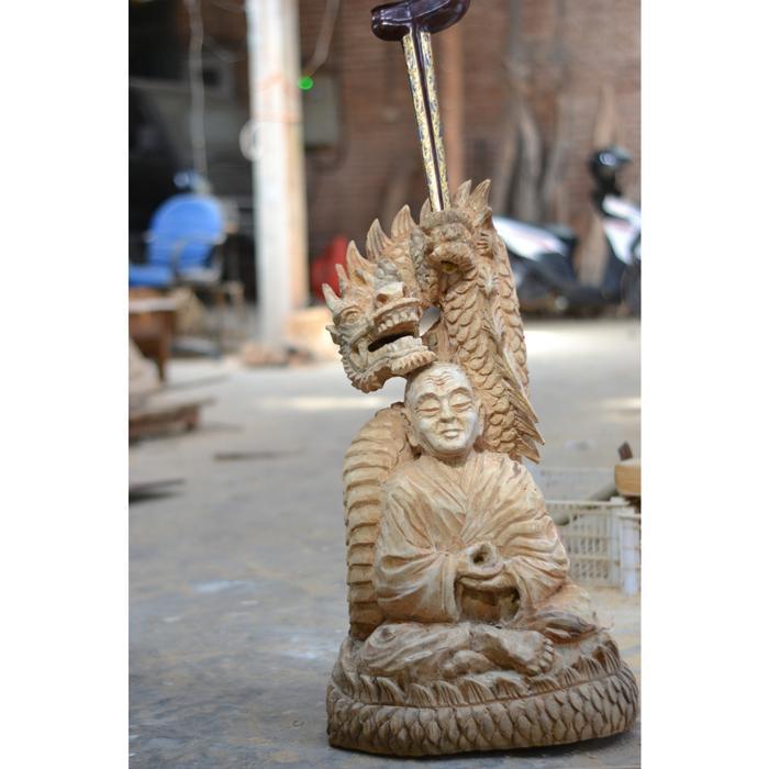 patung pahat alus kayu jati bikshu budha bertapa naga cina KJM 1122