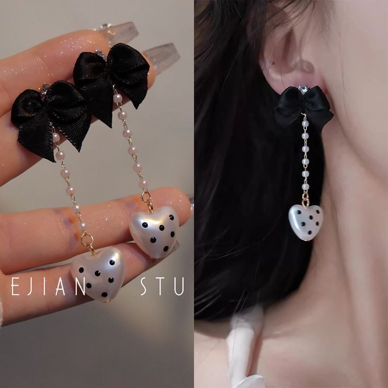 [Mempesona]Anting-anting baru motif polkadot hati pita hitam, anting-anting kancing mewah.