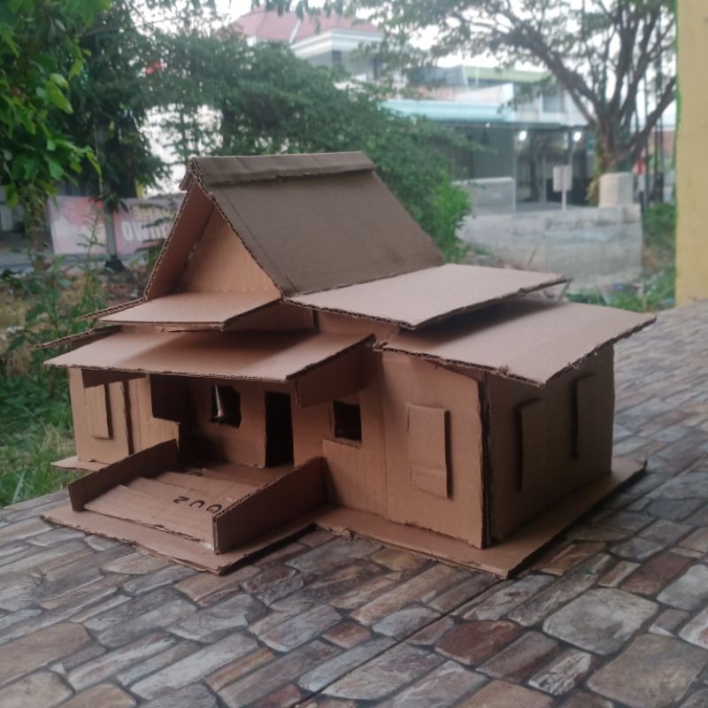 miniatur rumah adat Riau selaso jatuh kembar dari kardus