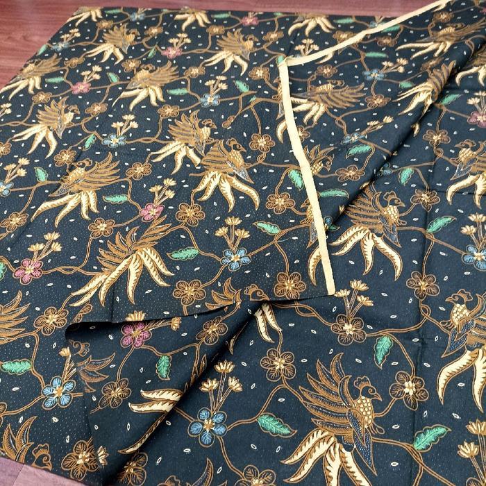 Kain batik tulis colet warna dasar hitam bahan katun halus