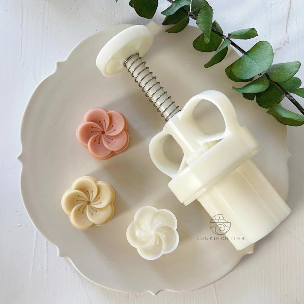 20g Mini Peach Blossom Mooncake Mold Flower Shape Cake Mold Bean Paste Cake Wagashi Baking Tools ABS