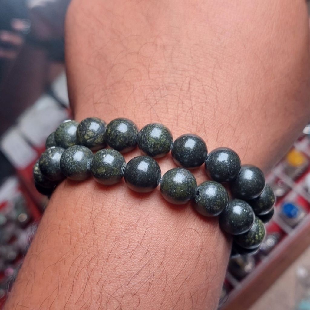 Gelang batu badar besi hitam corak hijau asli natural nempel magnet permata