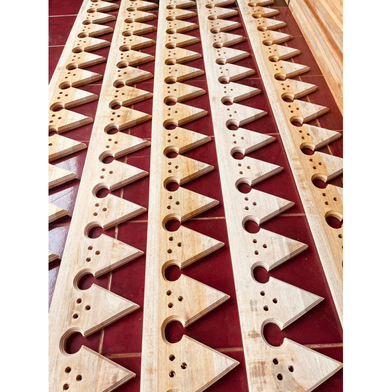 Lisplang lacip polos mahoni