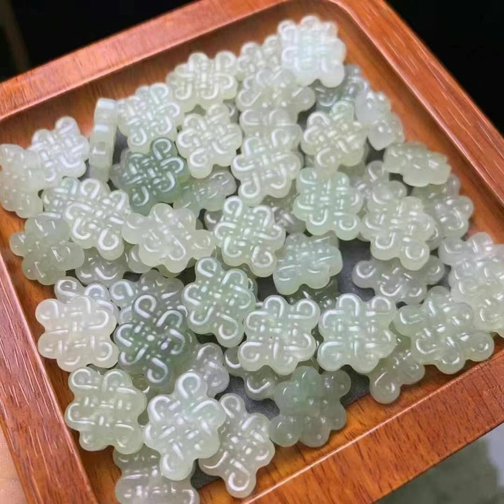 Liontin Hetian giok Qinghai {simpul Cina}