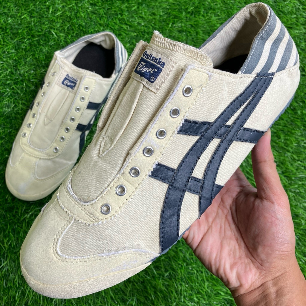 Sepatu Onitsuka Tiger Slip-On White Canvas Navy List sneakers ukuran 44