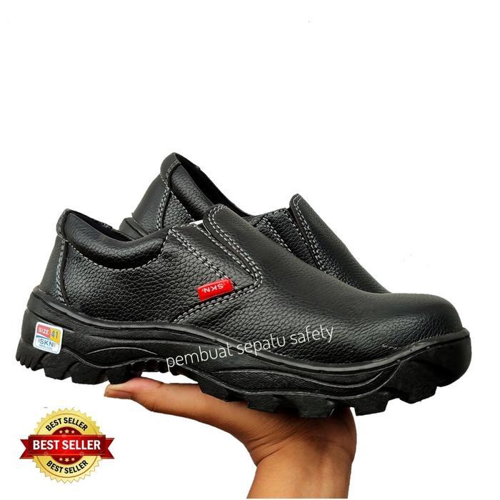 Sepatu Safety Slip On King Skn Ujung Besi Anti Slip Tidak Licin Kerja Hotel Kantor Dapur Pom Bengkel
