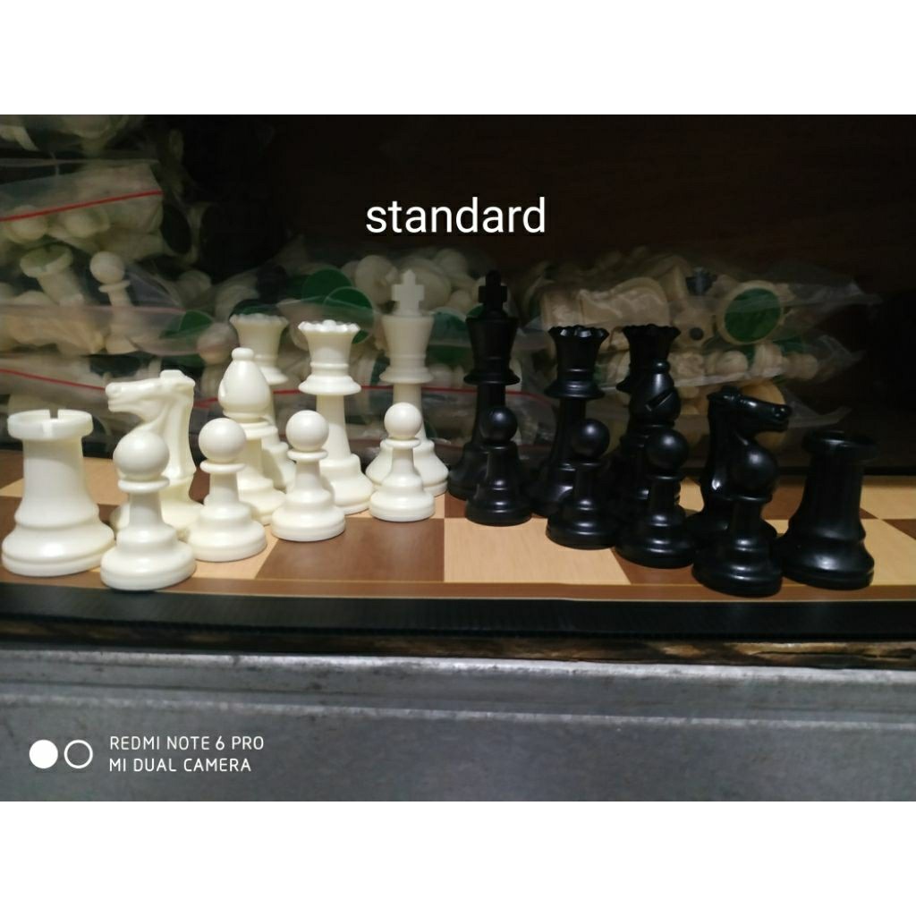 MAGELJAYA Catur import tipe plastik solid