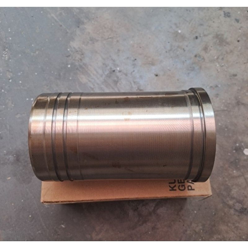 Boring Cylinder Liner Kubota 75MM Berkualitas Tinggi