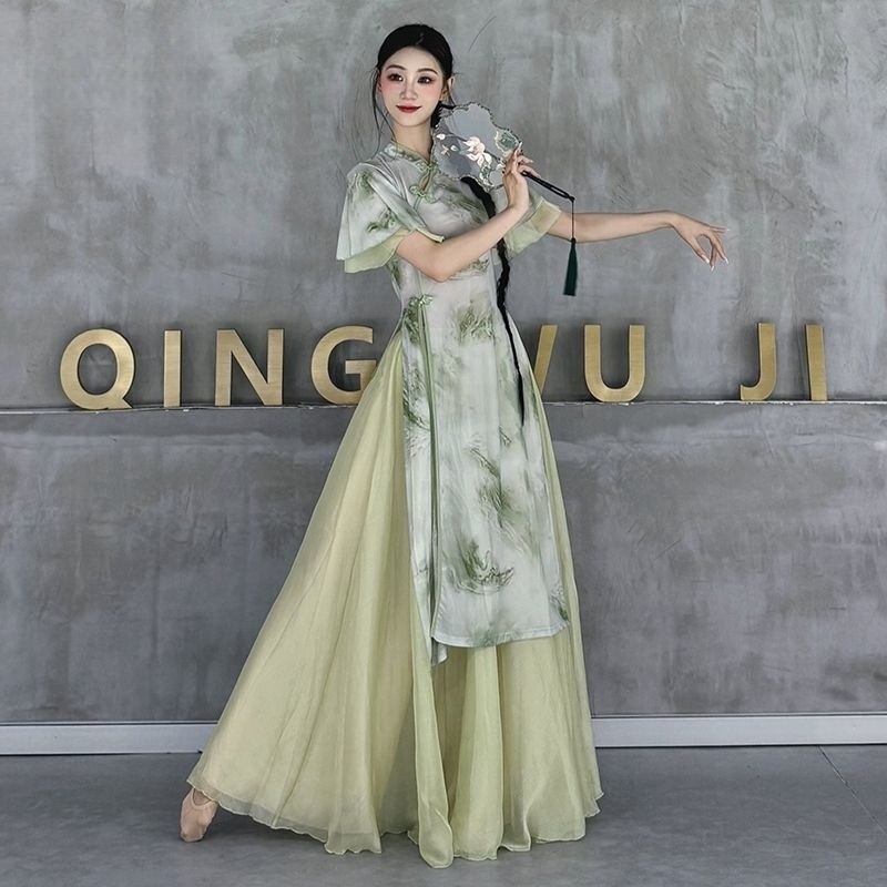 Cheongsam Gaya Cina Baru Wanita Yang Elegan Gaya Nasional dan Kain Kasa Sajak Latihan Tubuh dan