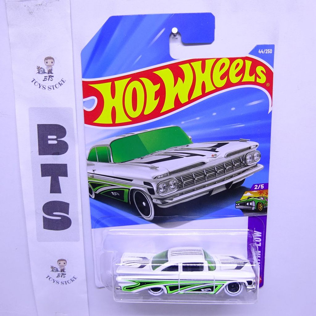Hot Wheels 59 Chevy Impala Putih Hijau