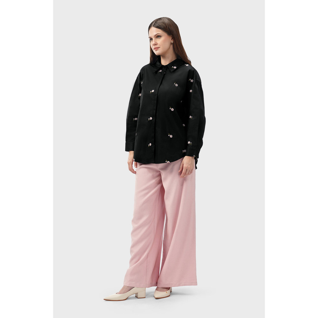 Benang Jarum - Floral Embroidery Shirt - Black