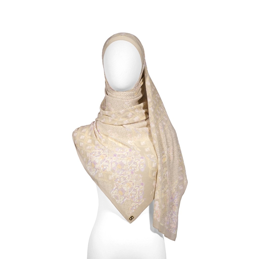 Buttonscarves The Granada Pleated Shawl - Cream Tan