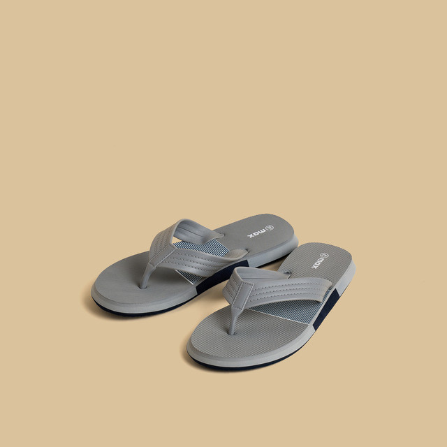 Max Fashions Sandal Jepit Pria Textured Thong Slippers