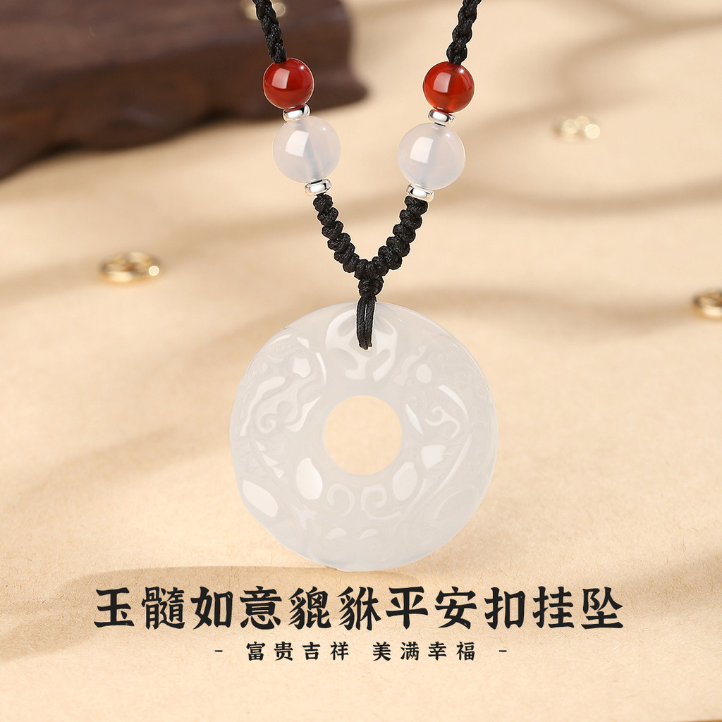 Model baru kalung liontin kedamaian Ruyi Pixiu dari batu chalcedony.