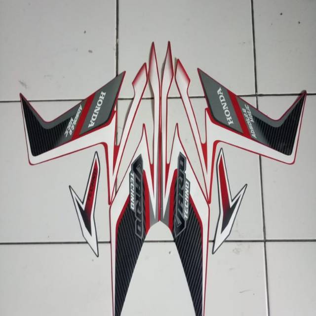 Stiker striping Honda Vario techno old 125 2011 merah