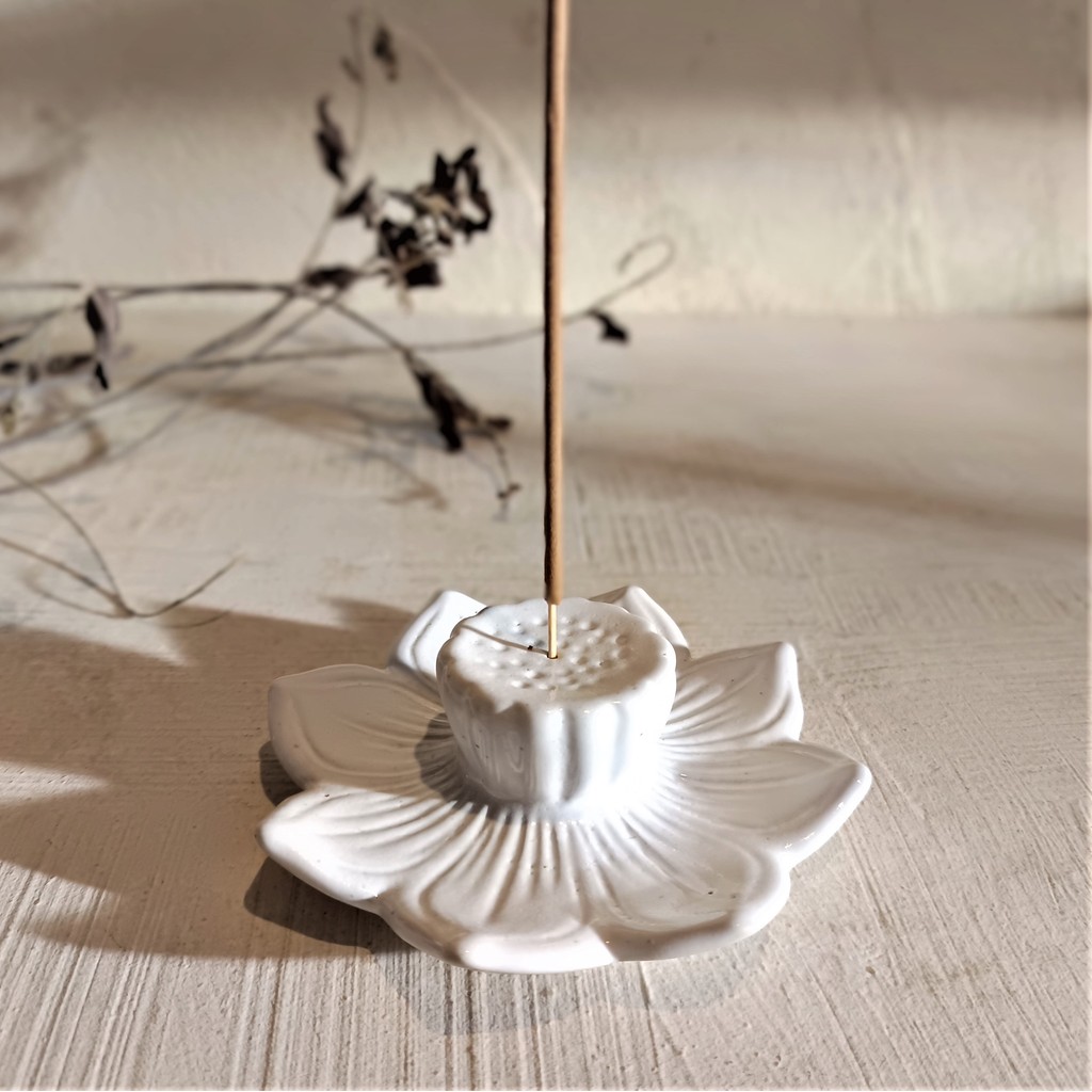 Tempat Dupa Keramik Handmade Bali | White Lotus Incense Holder