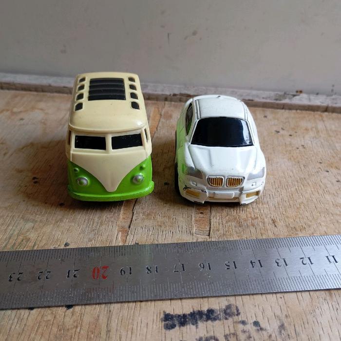 2 pcs diecast CFC mobil Volkswagen dan bmw GG99