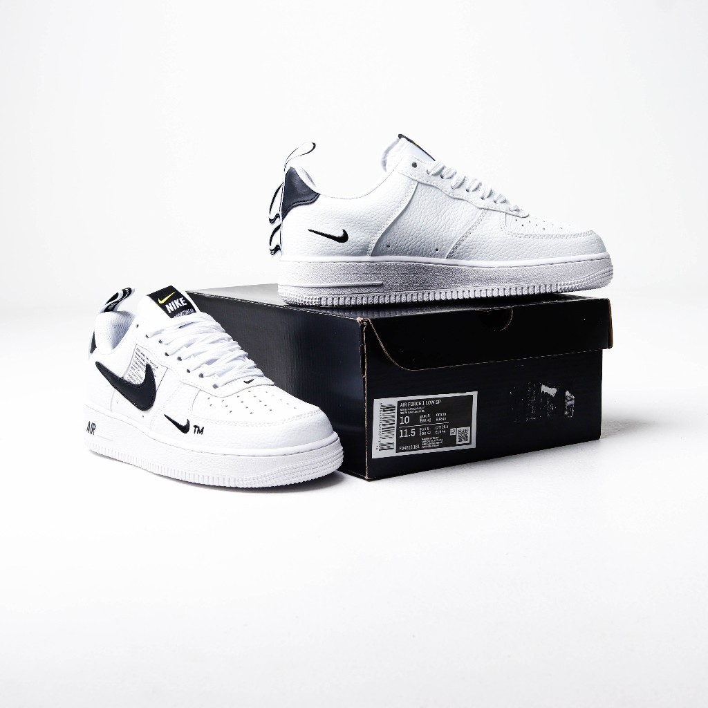 Sepatu   Air Force 1 07 LV8 Utility White Black
