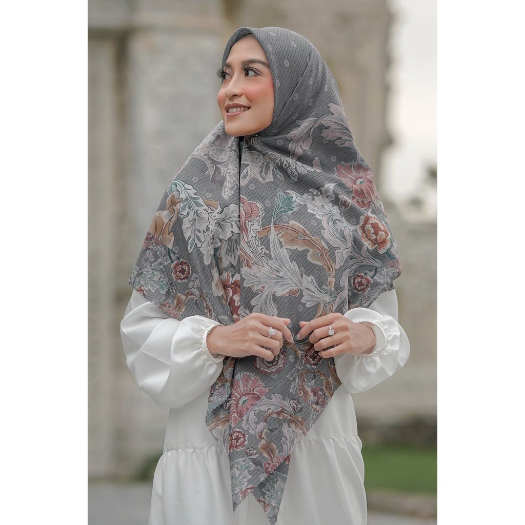 Buttonscarves The Royale Voal Square XL - Grey