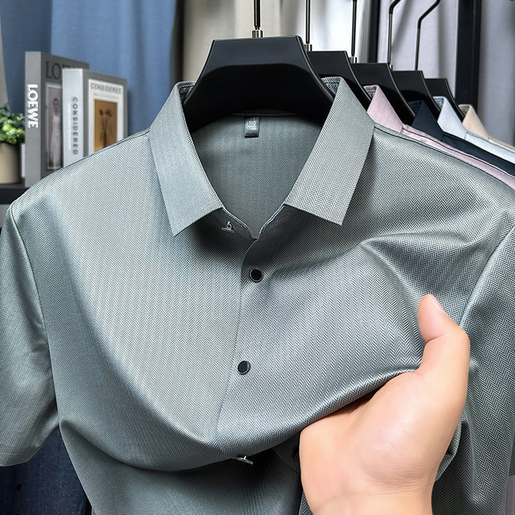 Kemeja sutra dengan lengan pendek dan kerah lipat, kemeja pria polos tanpa setrika model baru tanpa 