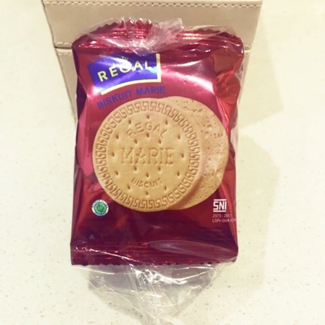 REGAL Biskuit Marie Regal 12gr x 10 Pcs (1 Renceng)