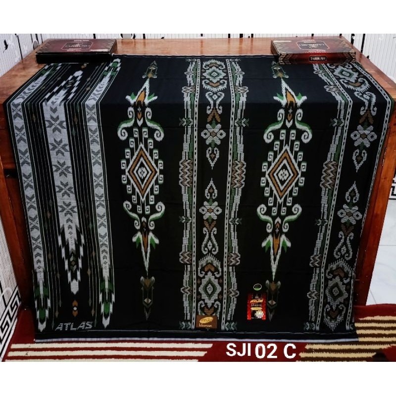 SARUNG ATLAS IDAMAN KEMBANG SERI HITAM TERBARU